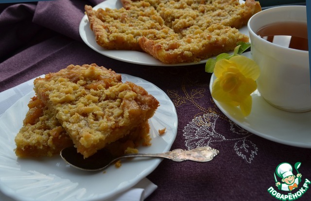Пшенный пирог с карамельной грушей
