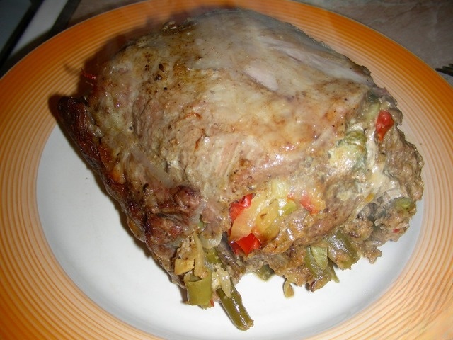 Beef roll with vegetables