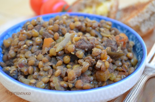 Lentil stew with beef and eggplant