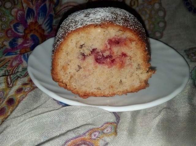 Пряный кекс с клюквой