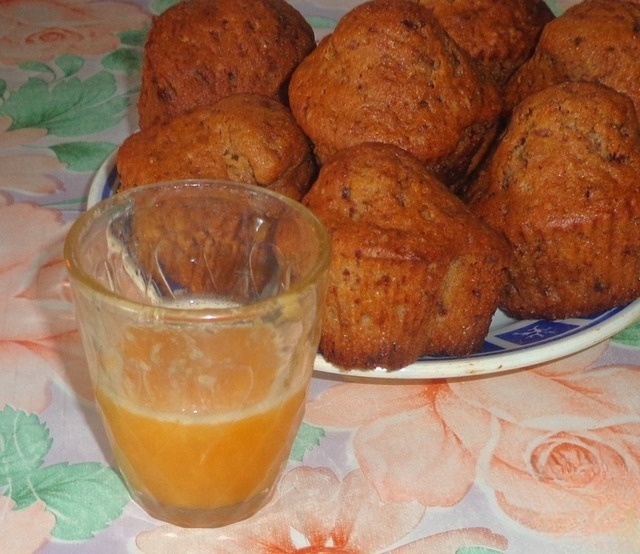 Кексы с нектариновой глазурью