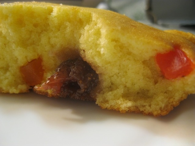 Манник с цукатами и клубничным вареньем