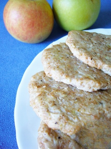 Chicken cutlets with Apple and wheat bran