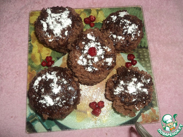 Chocolate cupcakes with chocolate filling in the microwave