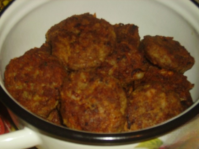 Cutlets of sardines and ground beef