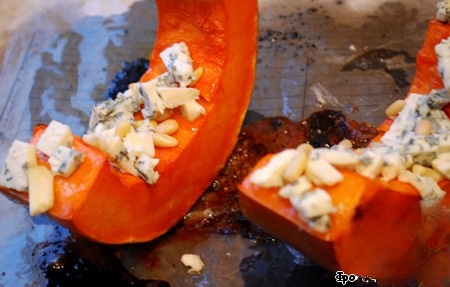 Pumpkin, baked with blue cheese and walnuts