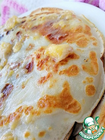 Блины на сыворотке с банановой начинкой