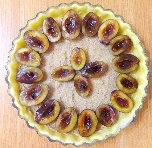 Тарт со сливой