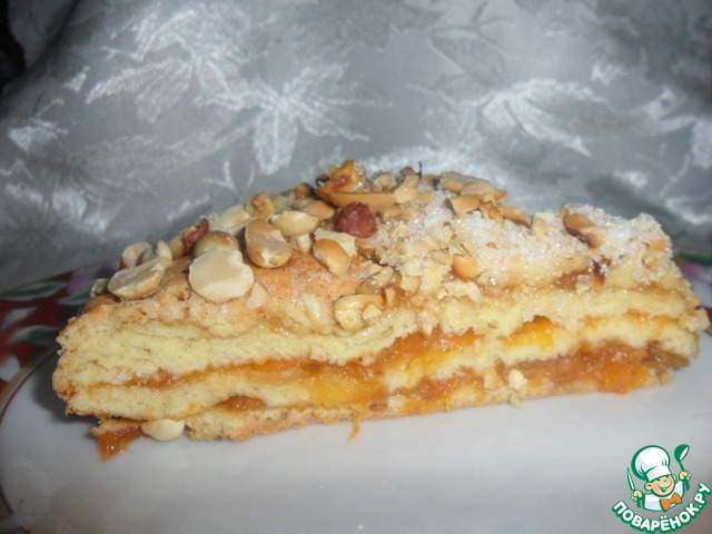 Пирог с повидлом и орехами