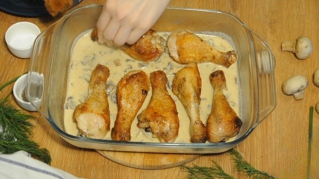 Куриные голени в сливочно-горчичном соусе