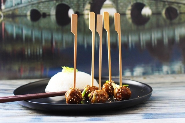 Asian meatballs in sauce