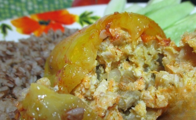 Peppers stuffed with eggplant and chicken