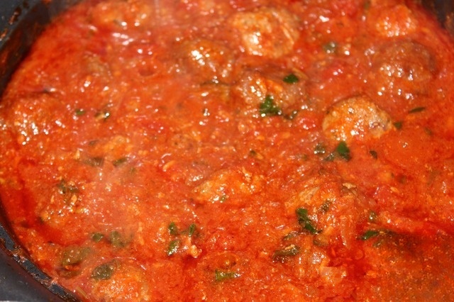 Meatballs in Moroccan tomato sauce