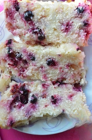 Cottage cheese-rice casserole with currants