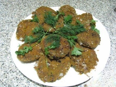 Bean burgers with walnuts and garlic