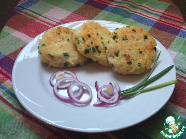 Картофельные блинчики с вермишелью и зеленым луком