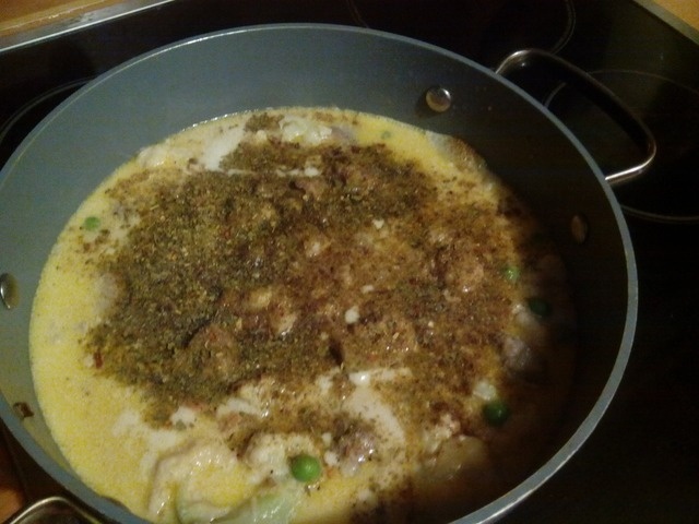 Cauliflower with meat in a creamy sauce