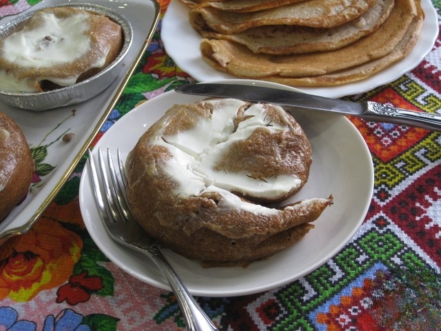 Coriander pancakes baked with minced meat