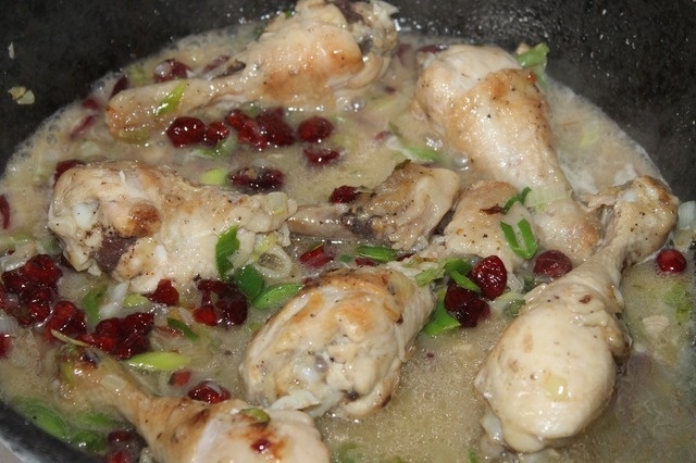 Chicken drumsticks with couscous and rice