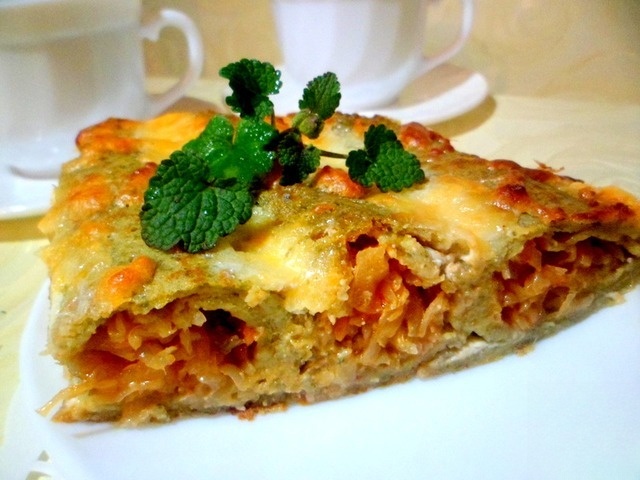 Spinach pancake rolls with cabbage