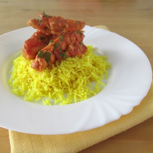 Creamy tomato chicken in Indian style