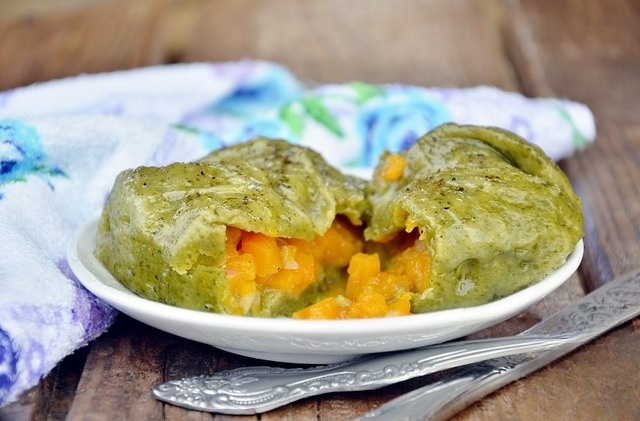 Green dumplings with pumpkin