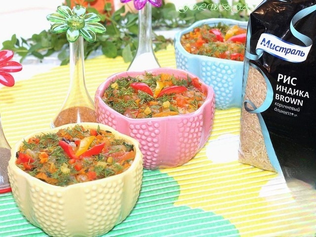 Spicy rice in pots