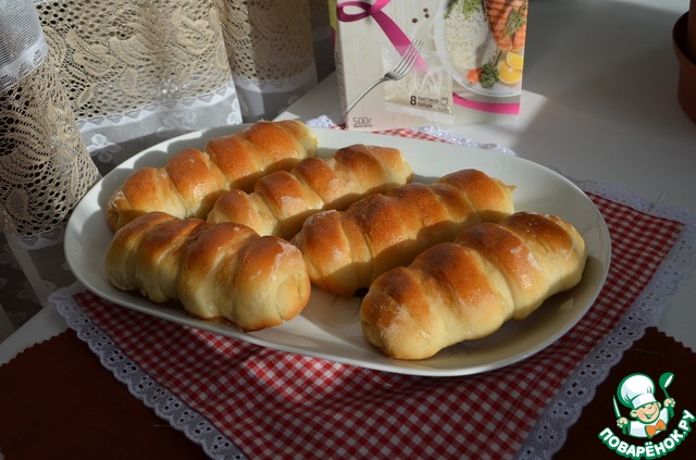 Rolls with rice and caramelized carrots