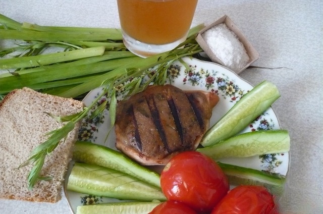 Boats chicken with chicken liver