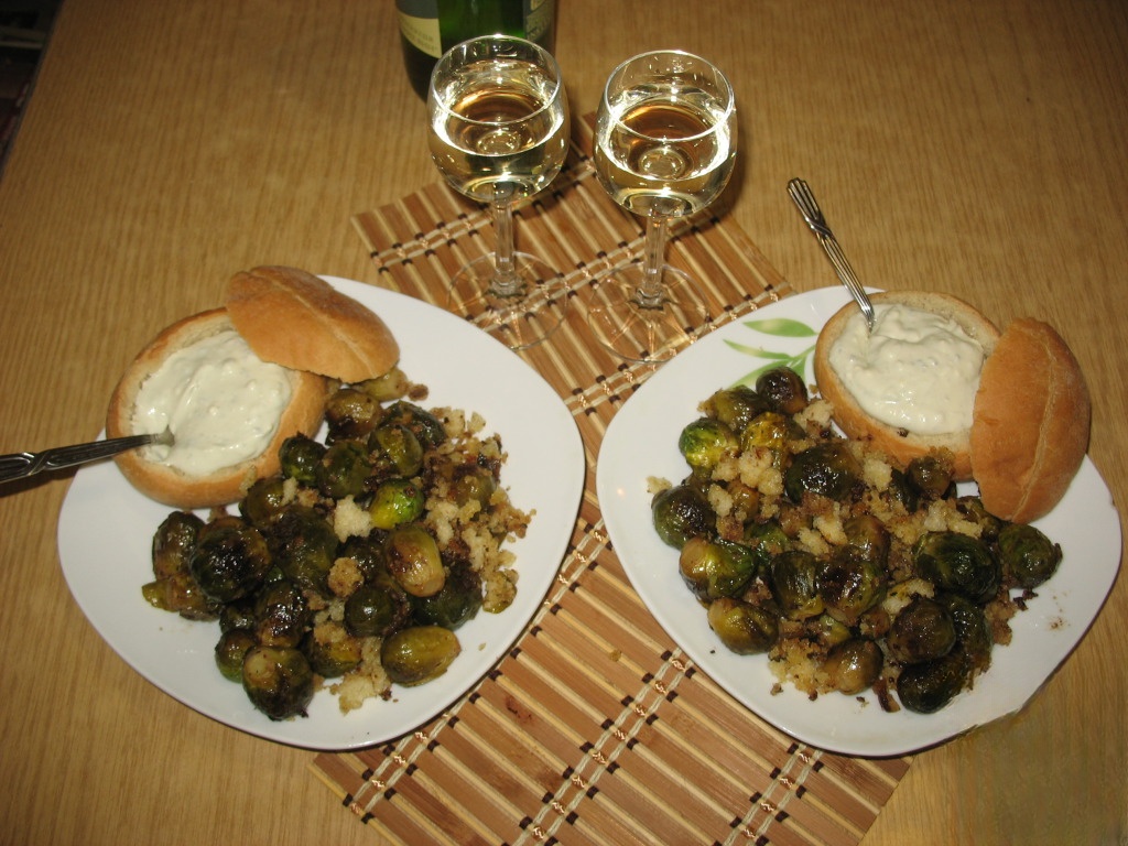 Brussels sprouts with cheese sauce