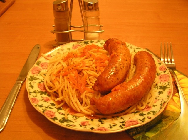 Sausages in tomato sauce