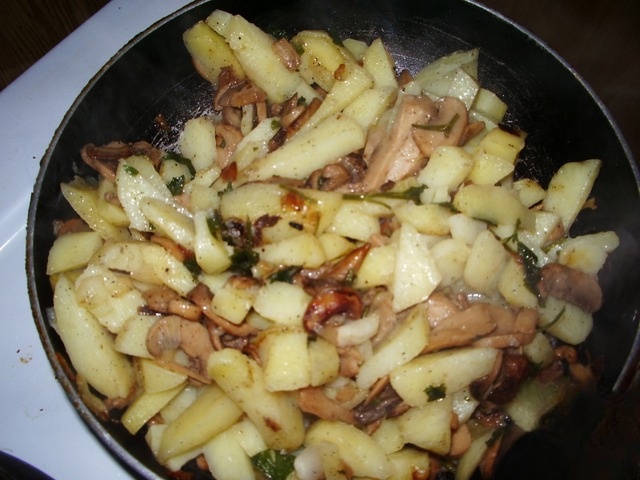 Картопля з грибами 