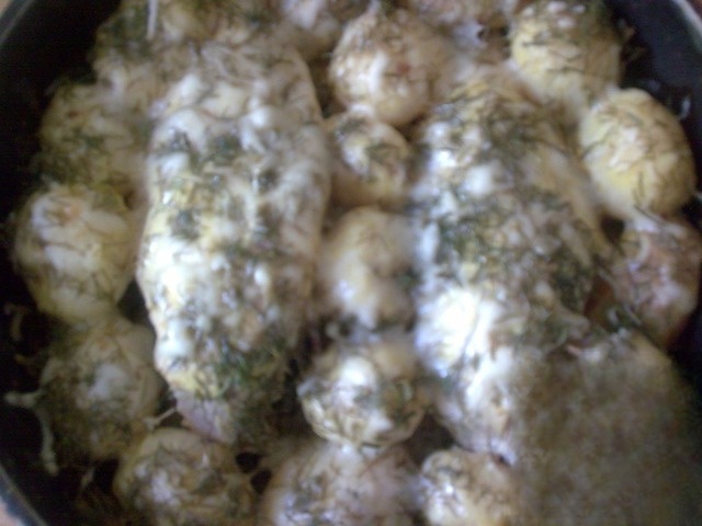 Куриные грудки, запеченные с молодым картофелем