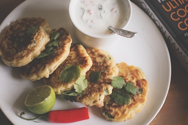 Pancakes with corn and yoghurt sauce