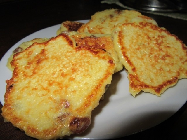 Fritters couscous with raisins and banana