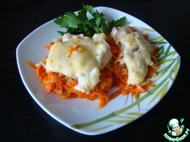 Филе минтая с морковью