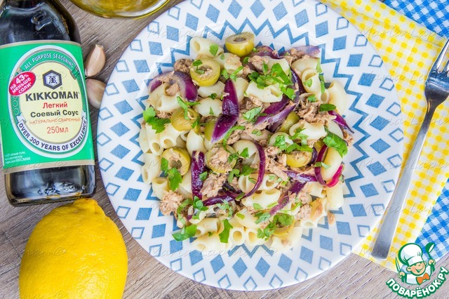 Pasta with tuna and olives