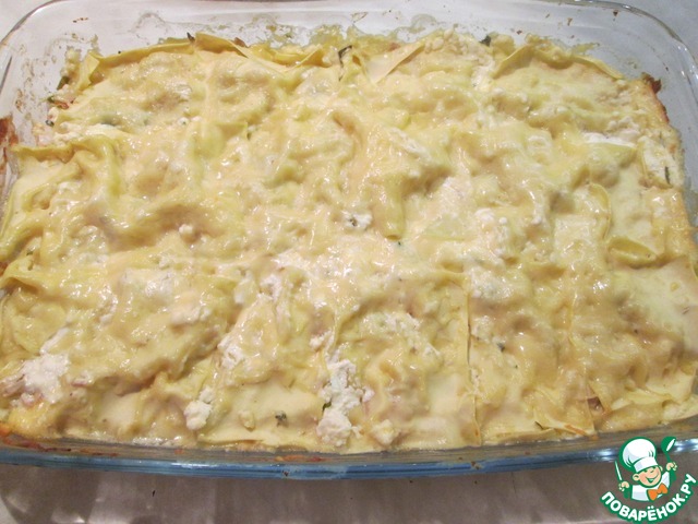 White lasagna with chicken and thyme