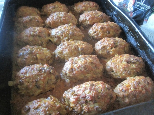 Lazy cabbage rolls with lentils