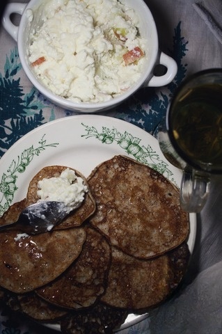 Dietary fiber muffin and cheese