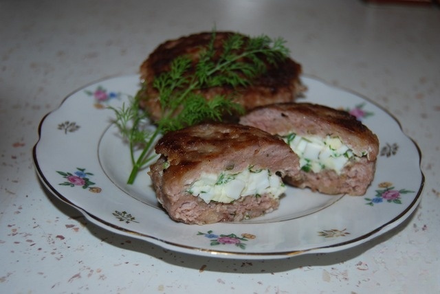 Meatballs with egg and onion