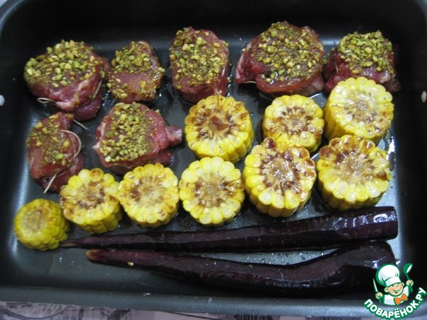 Medallions of pork in a pistachio breading