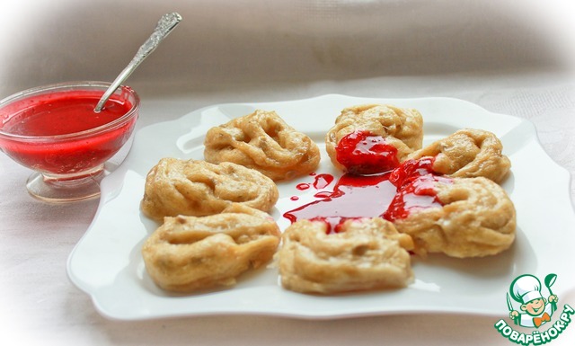 Vegetable dumplings roses to pair with cranberry sauce