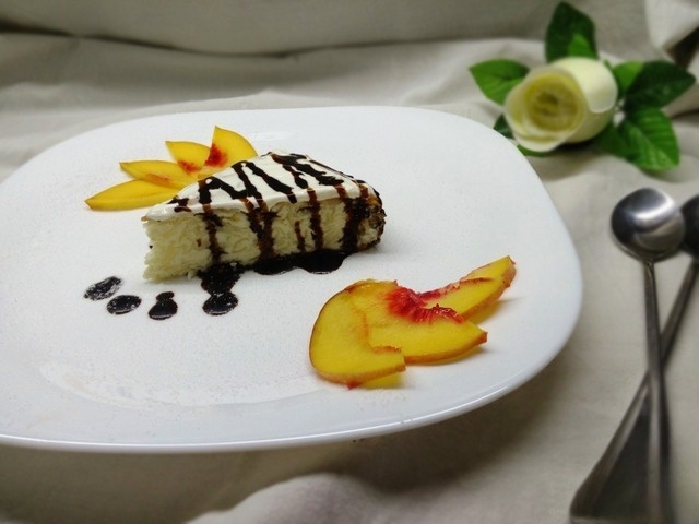 Cottage cheese casserole with rice cereal