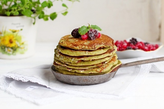 Pancake with matcha and chocolate