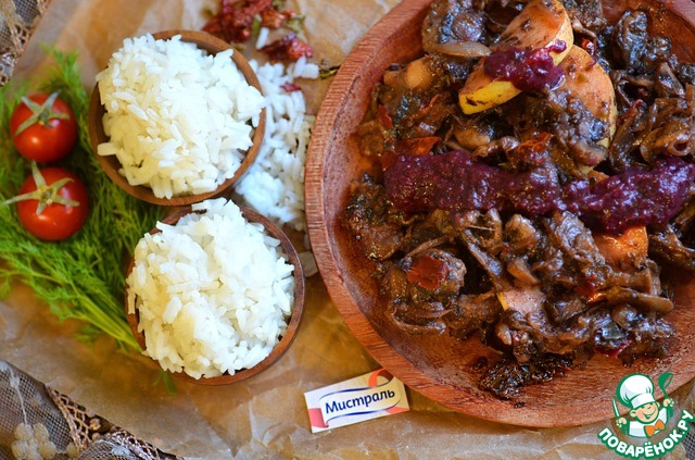 Pork with mushrooms and pears in plum sauce