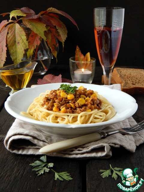 Spaghetti with meat lentil-corn sauce