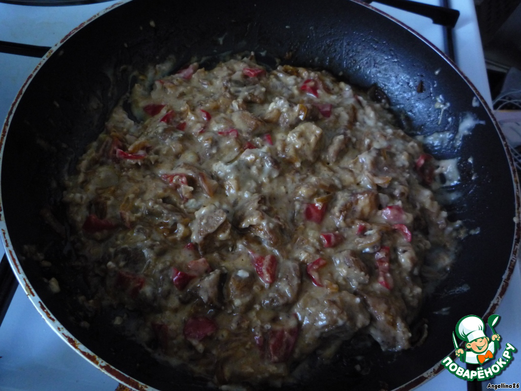 Свинина под соусом с грецким орехом