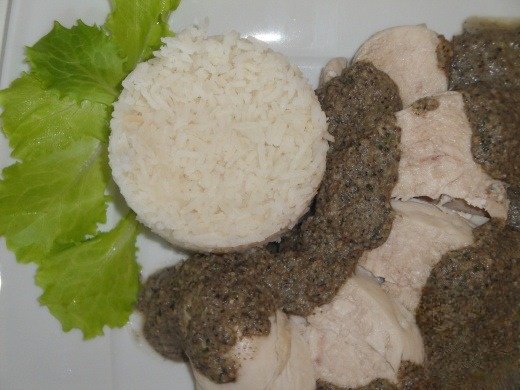Chicken fillet under the walnut-mushroom sauce