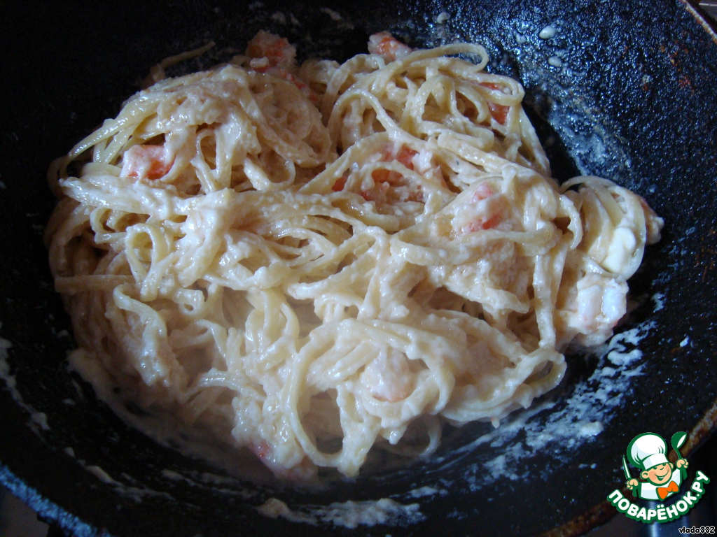 Pasta with shrimp at home